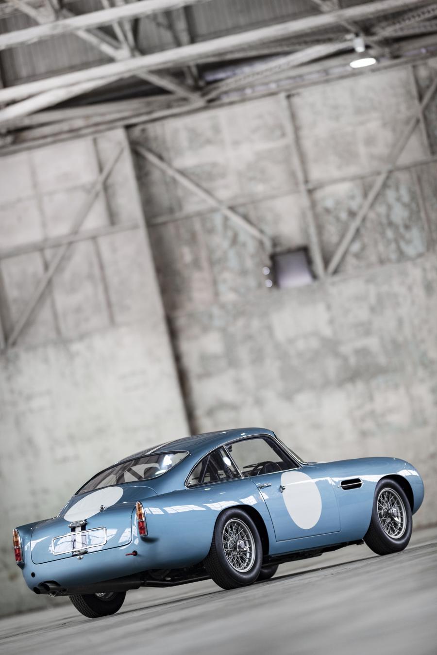  Aston Martin DB4 GT Continuation 2017 года  (UK) (фото 32 из 90)